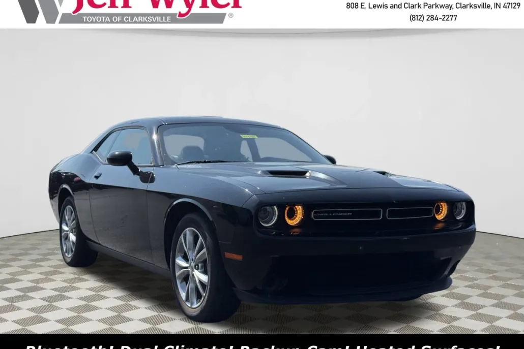 2023 Dodge Challenger SXT photo 1
