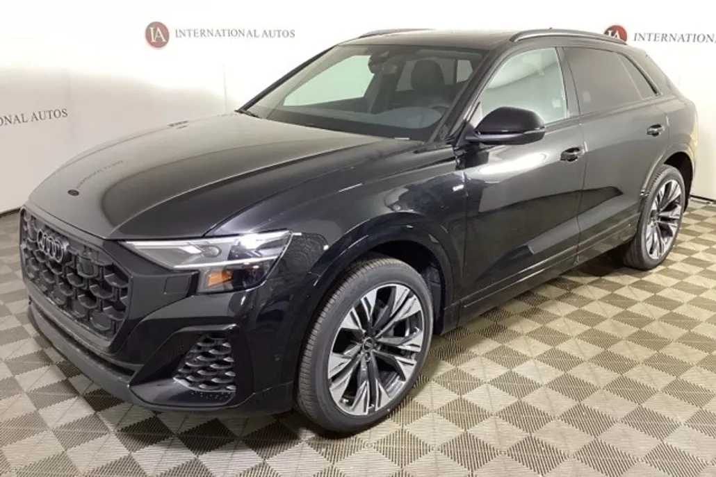 2025 Audi Q8 55 Premium Plus photo 1