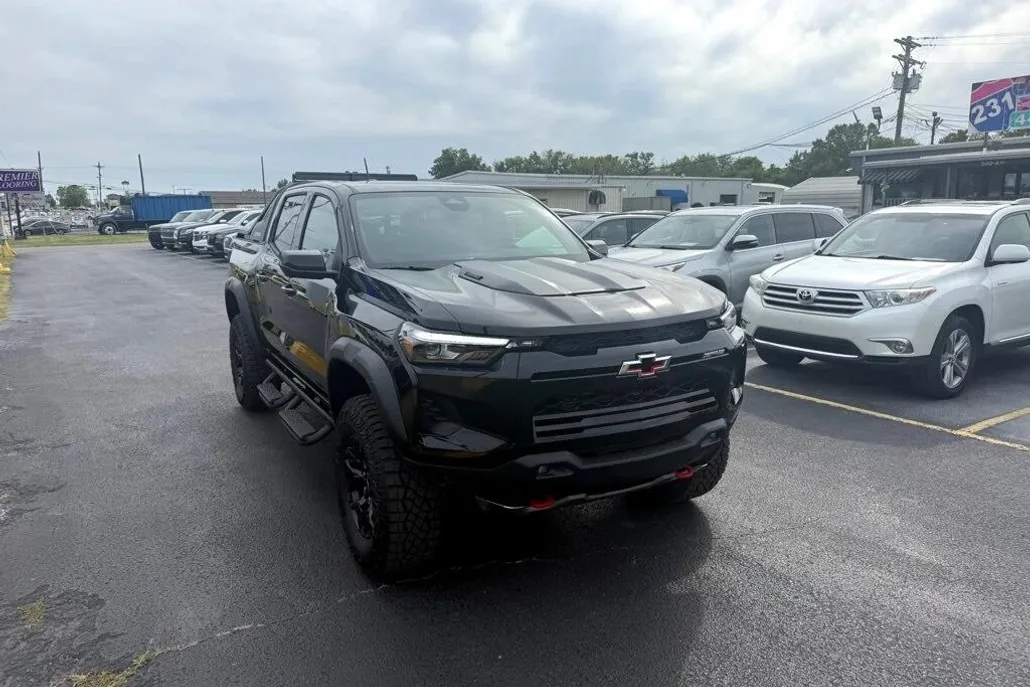 2025 Chevrolet Colorado ZR2 photo 1
