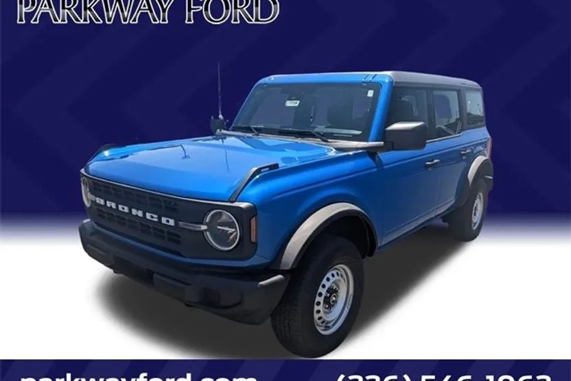 2025 Ford Bronco Base photo 1
