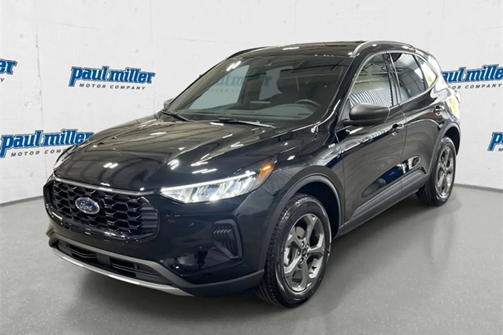 2026 Ford Escape ST-Line photo 1