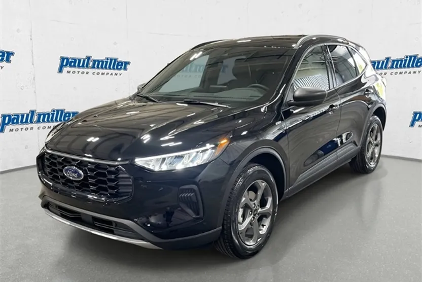 2026 Ford Escape ST-Line photo 1