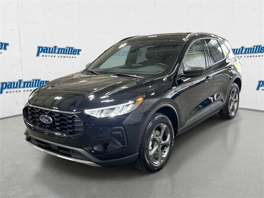 2026 Ford Escape ST-Line photo 1