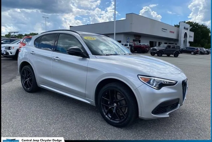 2021 Alfa Romeo Stelvio Ti photo 1