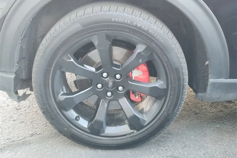 2023 Ford Explorer ST photo 1