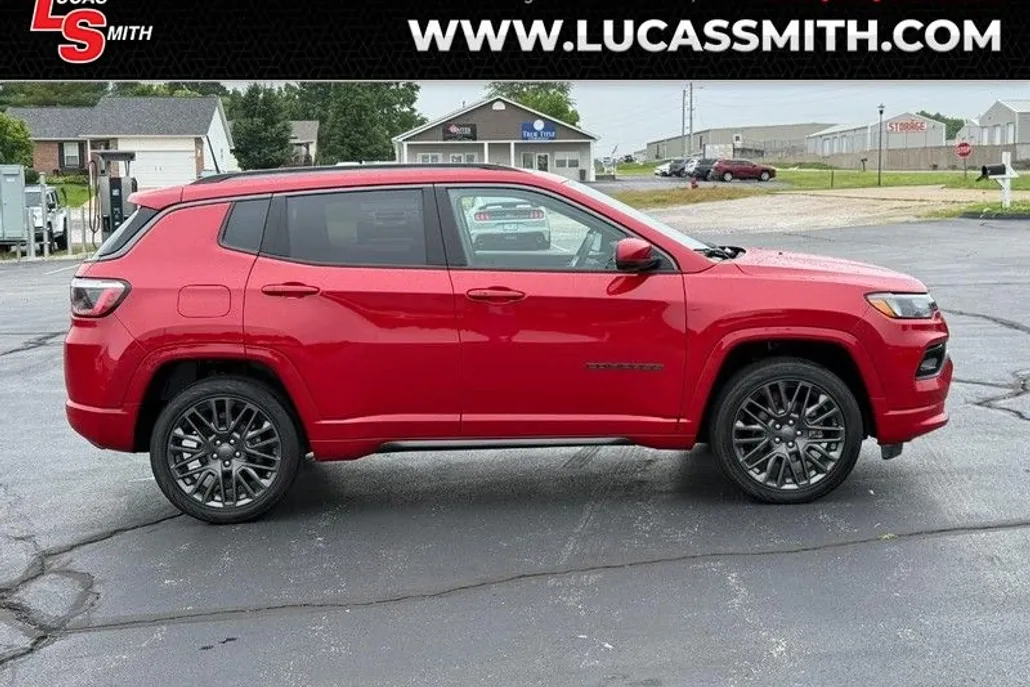 2022 Jeep Compass Limited Red Edition photo 1