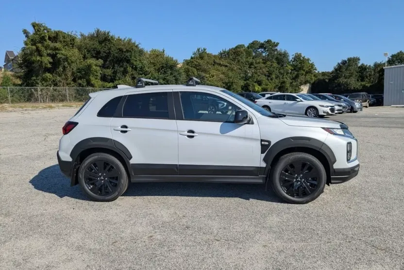2025 Mitsubishi Outlander Sport ES SE LE photo 1