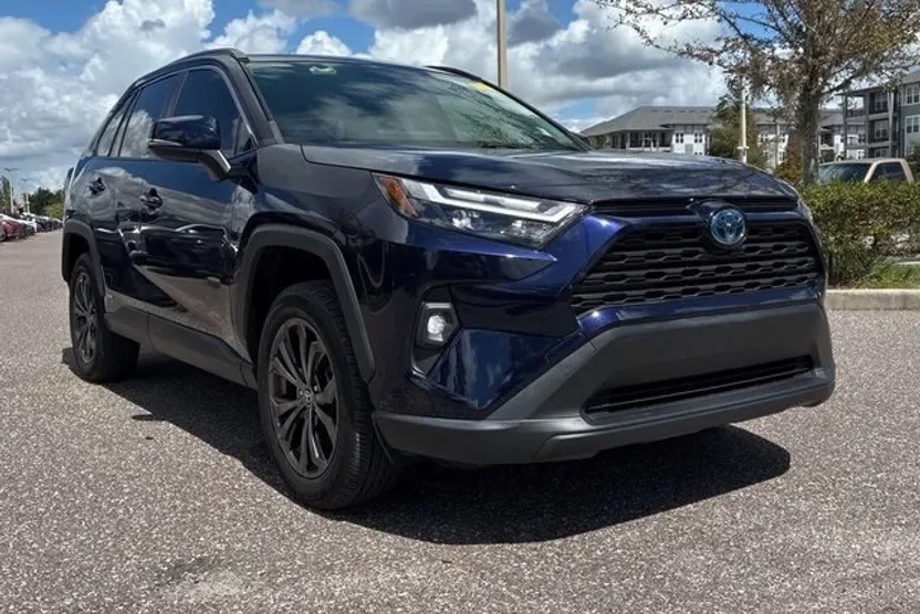 2023 Toyota RAV4 Hybrid XLE Premium photo 1