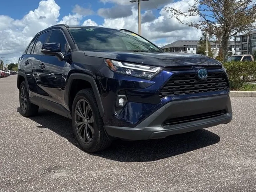 2023 Toyota RAV4 Hybrid XLE Premium photo 1