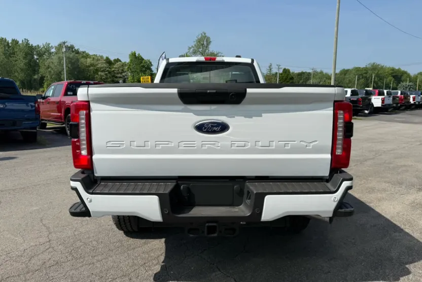 2025 Ford F-350 XL photo 1