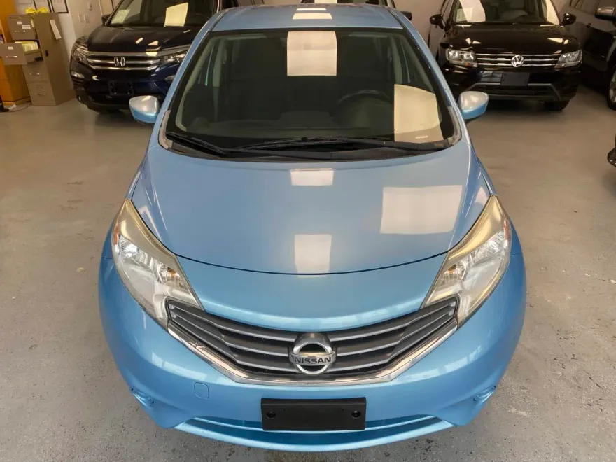 2015 Nissan Versa Note SV photo 1