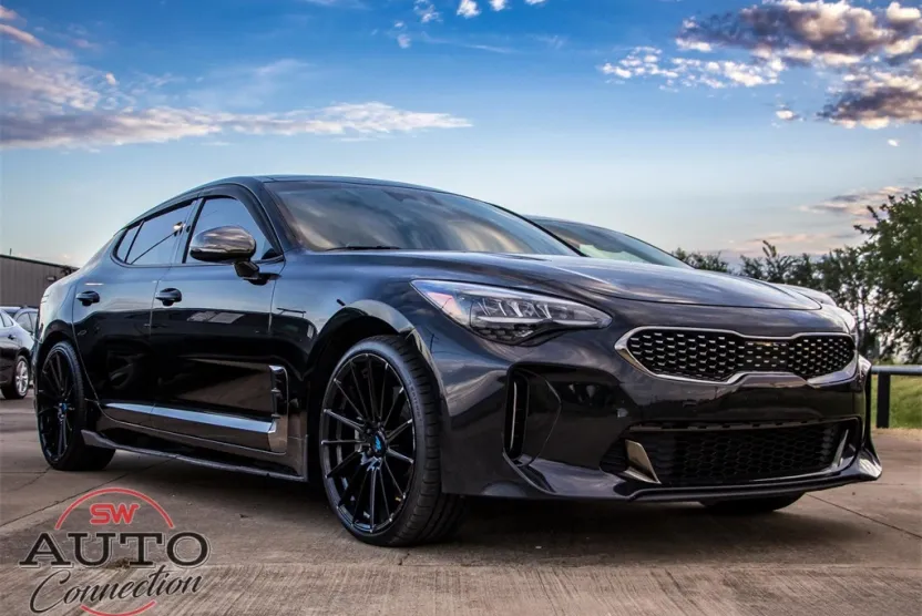 2022 Kia Stinger GT-Line photo 1