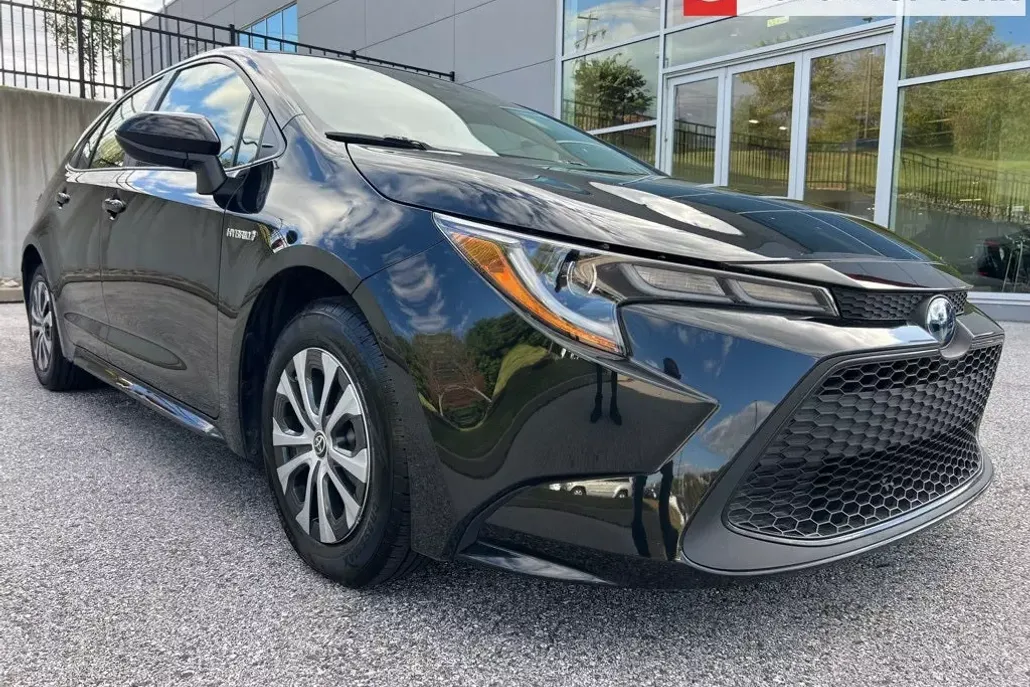 2021 Toyota Corolla Hybrid LE photo 1