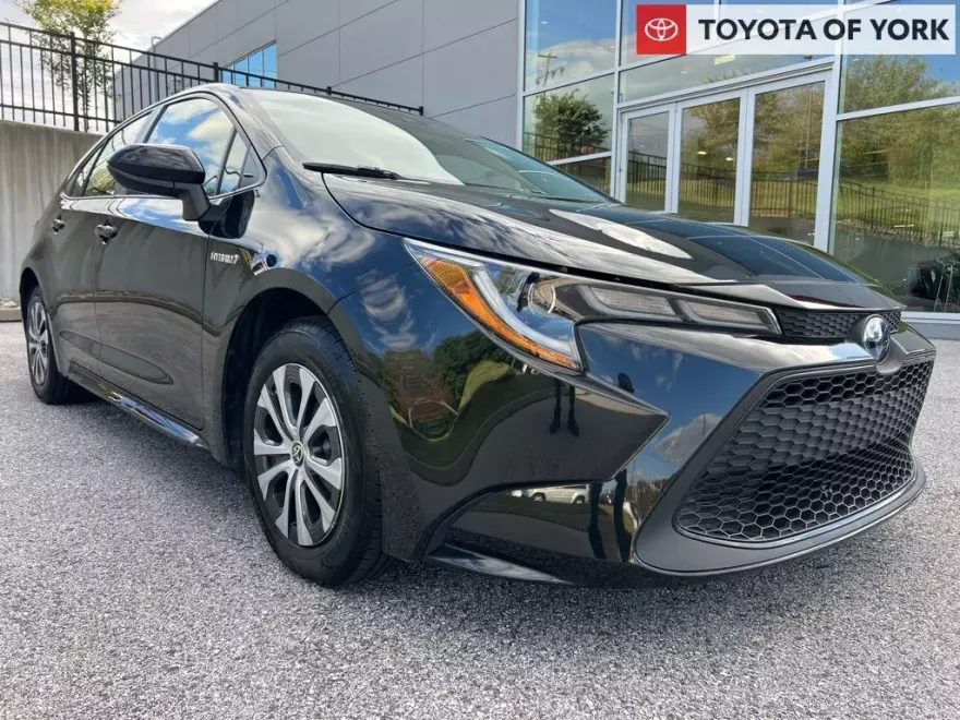 2021 Toyota Corolla Hybrid LE photo 1