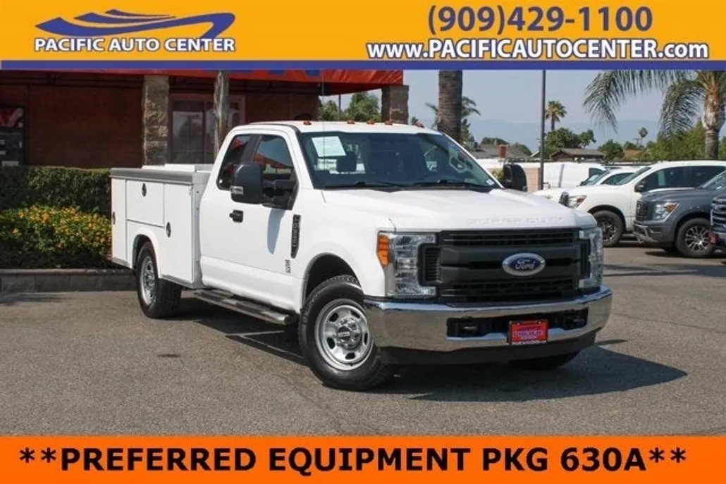 2017 Ford F-350 photo 1