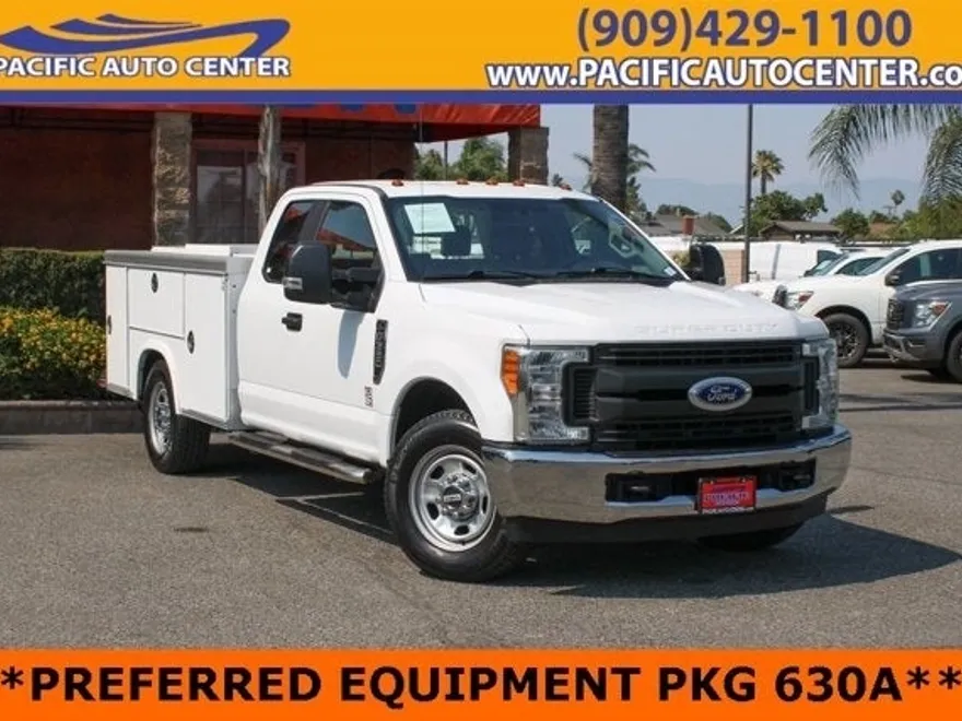 2017 Ford F-350 photo 1