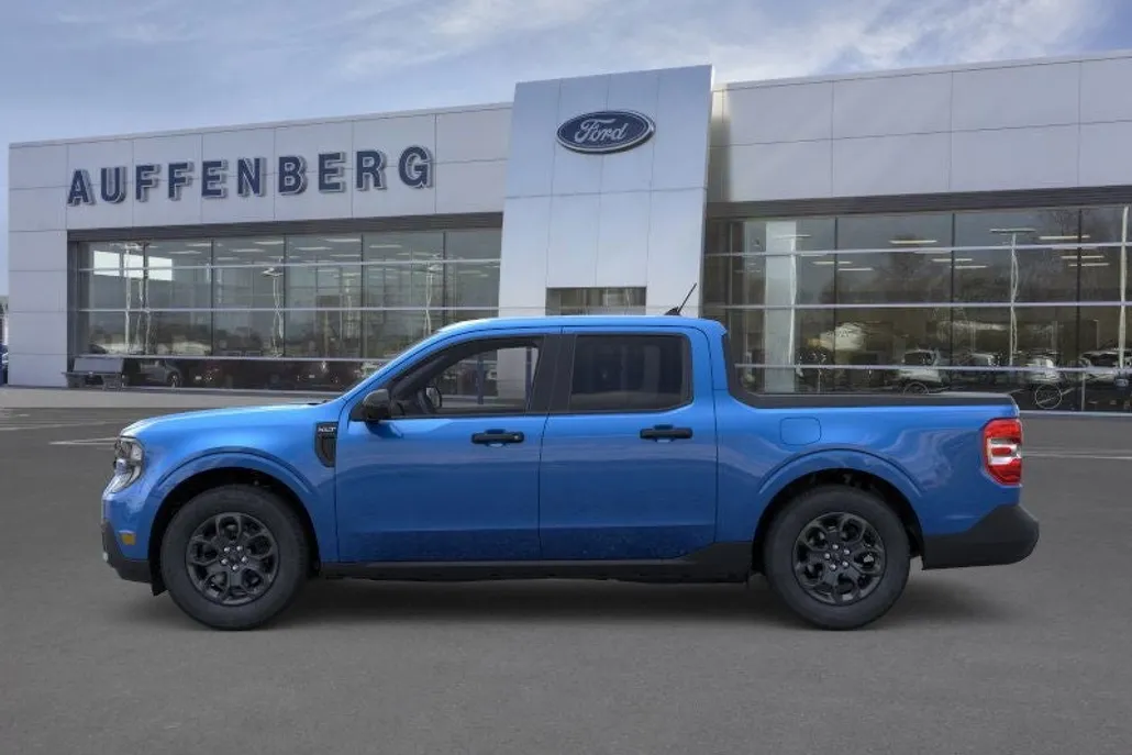 2025 Ford Maverick XLT photo 1