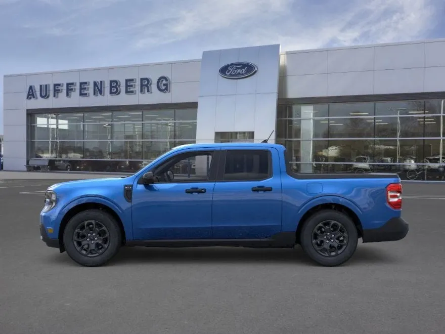 2025 Ford Maverick XLT photo 1