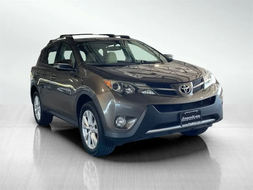 2015 Toyota RAV4 Limited photo 1