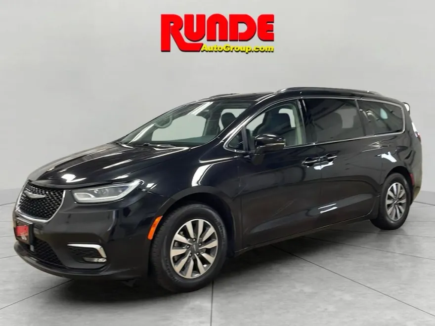 2021 Chrysler Pacifica Touring L photo 1