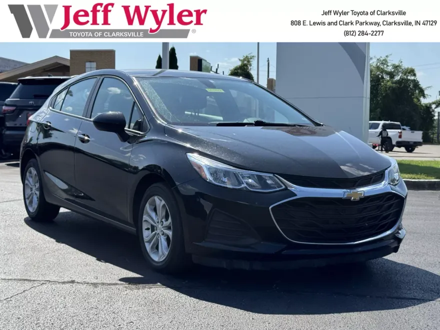 2019 Chevrolet Cruze LS photo 1