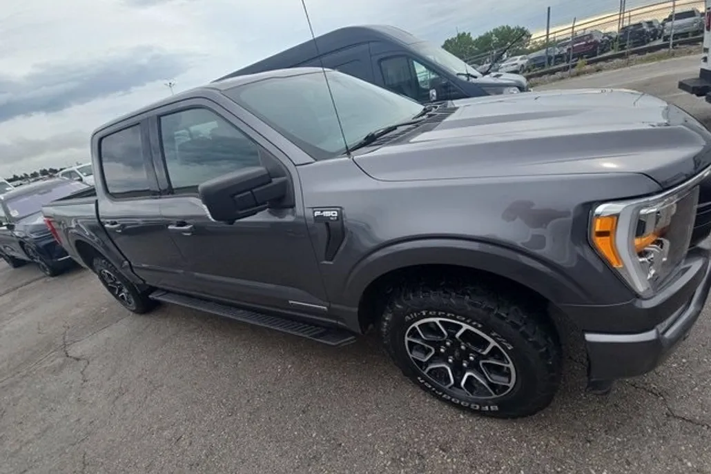2021 Ford F-150 XLT photo 1