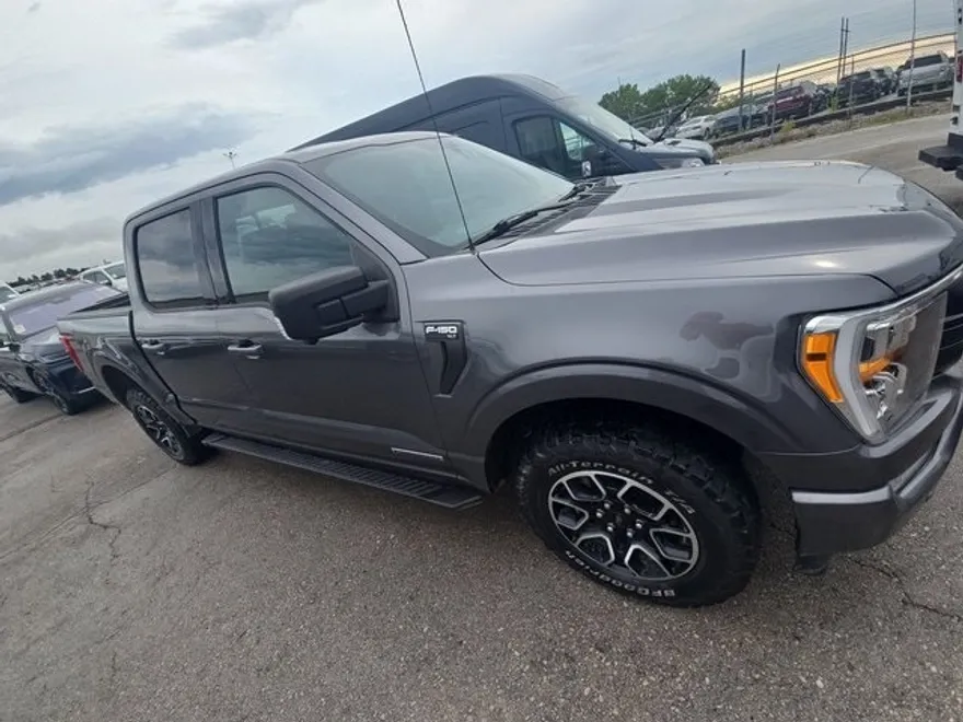 2021 Ford F-150 XLT photo 1