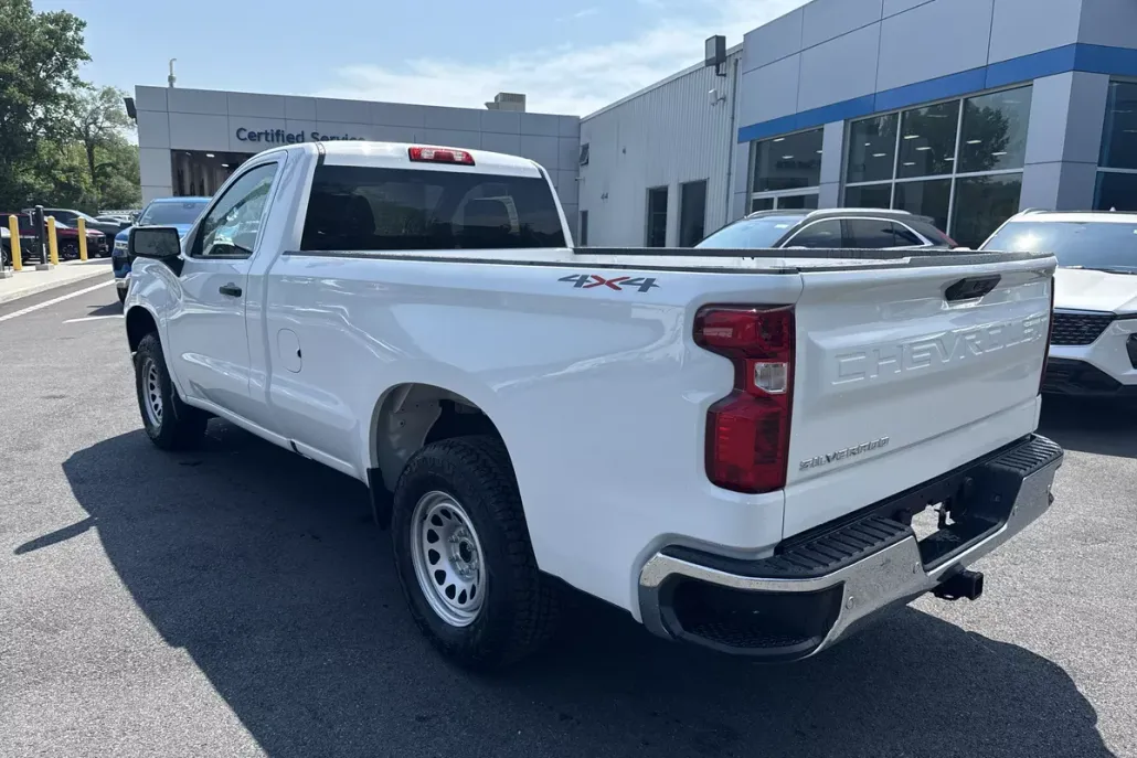 2025 Chevrolet Silverado 1500 photo 1