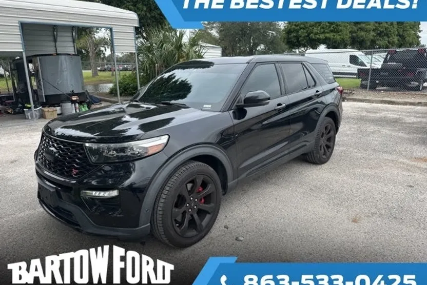2021 Ford Explorer ST photo 1