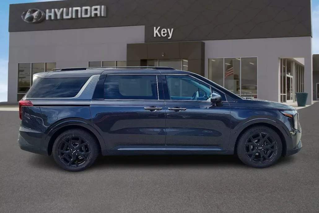 2025 Kia Carnival SX Prestige photo 1