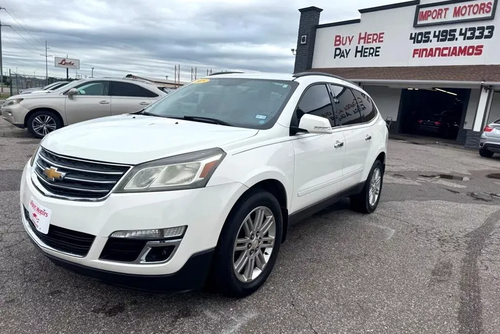 2015 Chevrolet Traverse 1LT photo 1