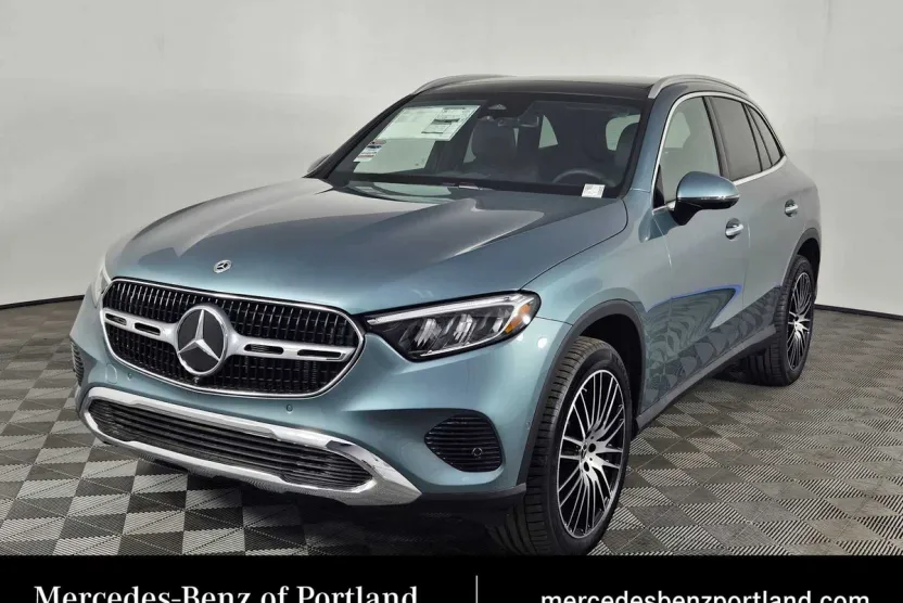 2025 Mercedes Benz GLC 300 4MATIC photo 1