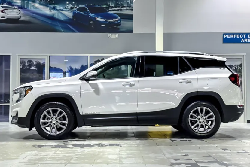 2024 Gmc Terrain SLT photo 1