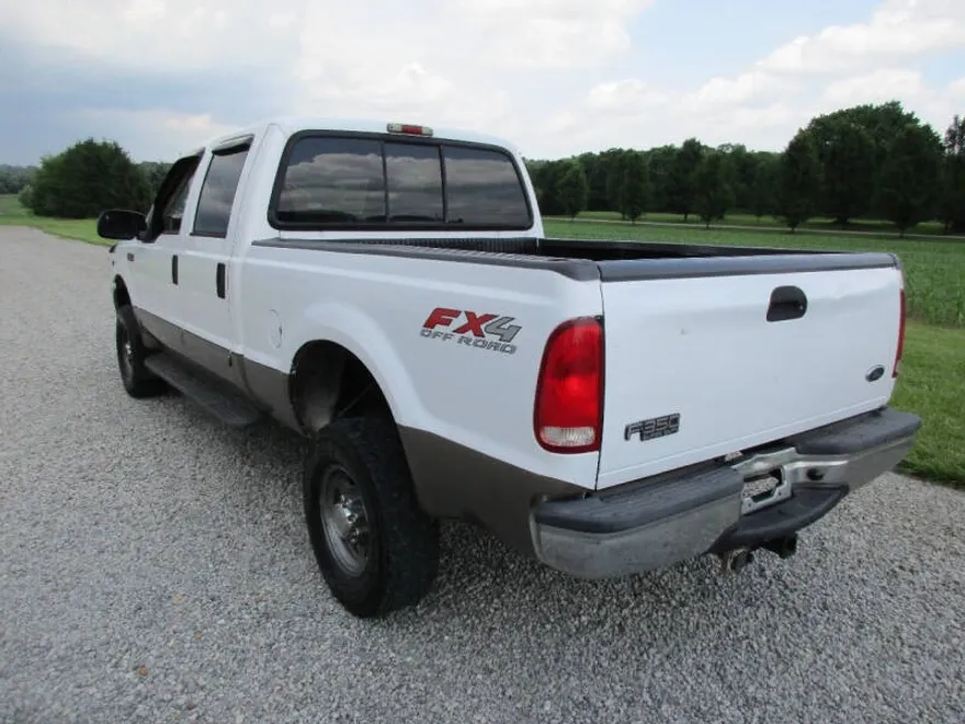 2002 Ford F-250 Lariat photo 1