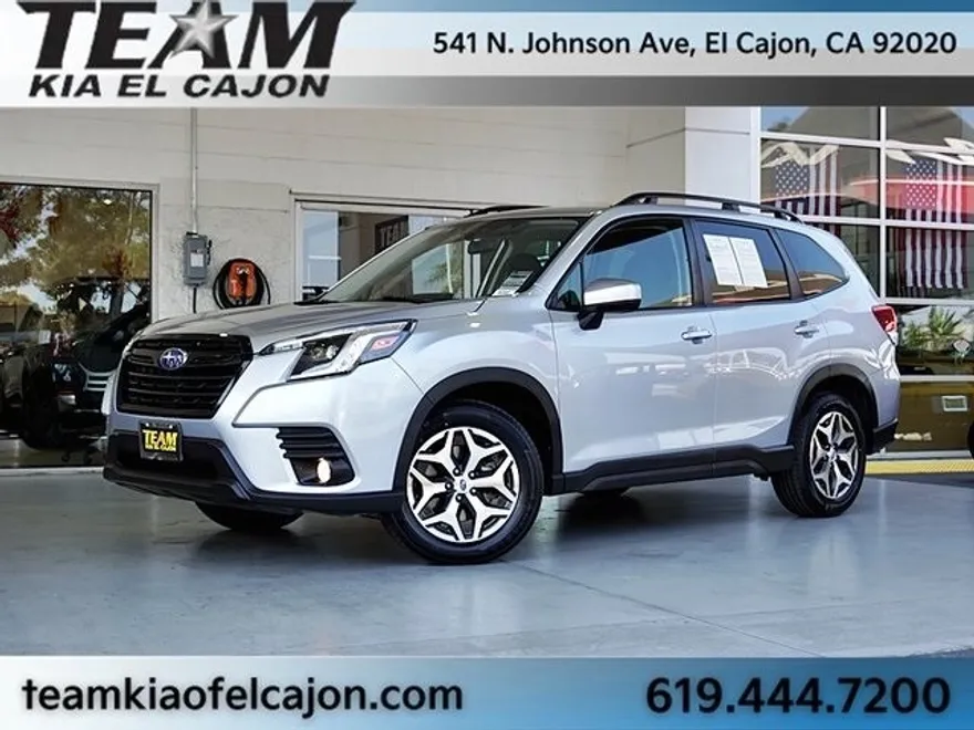 2023 Subaru Forester Premium photo 1