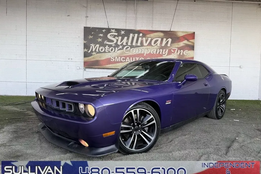 2013 Dodge Challenger SRT8 Core photo 1