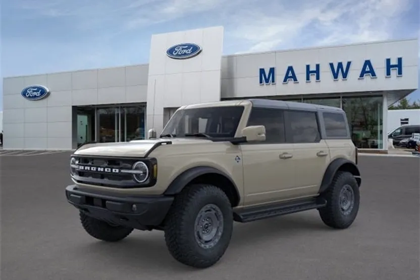 2025 Ford Bronco Outer Banks photo 1