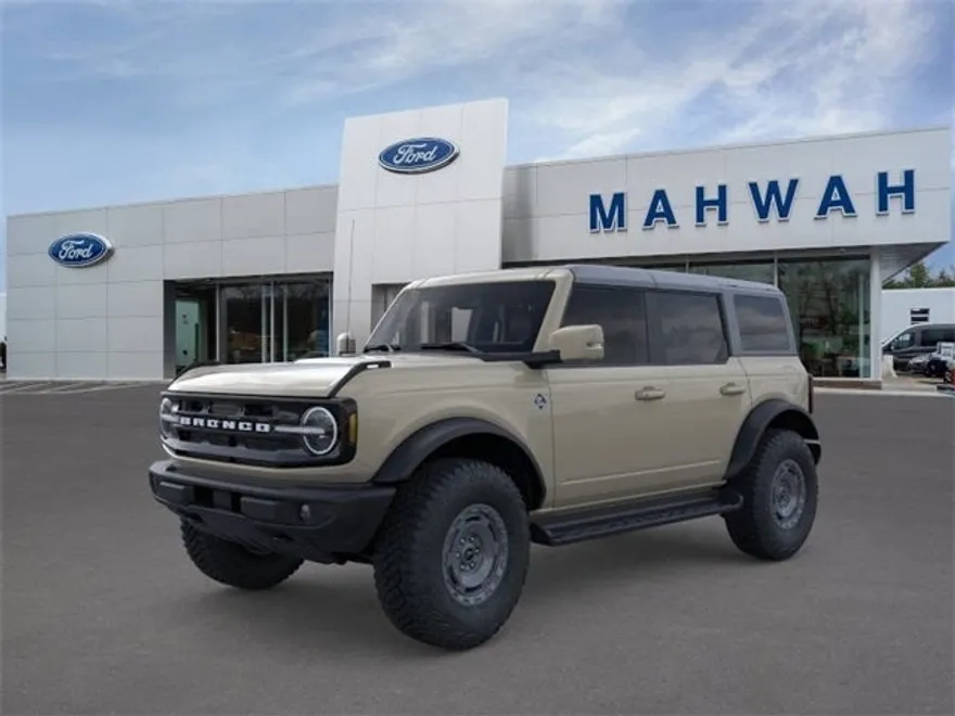 2025 Ford Bronco Outer Banks photo 1