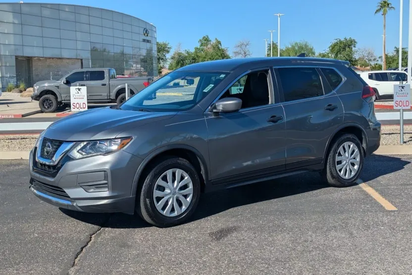 2018 Nissan Rogue S photo 1
