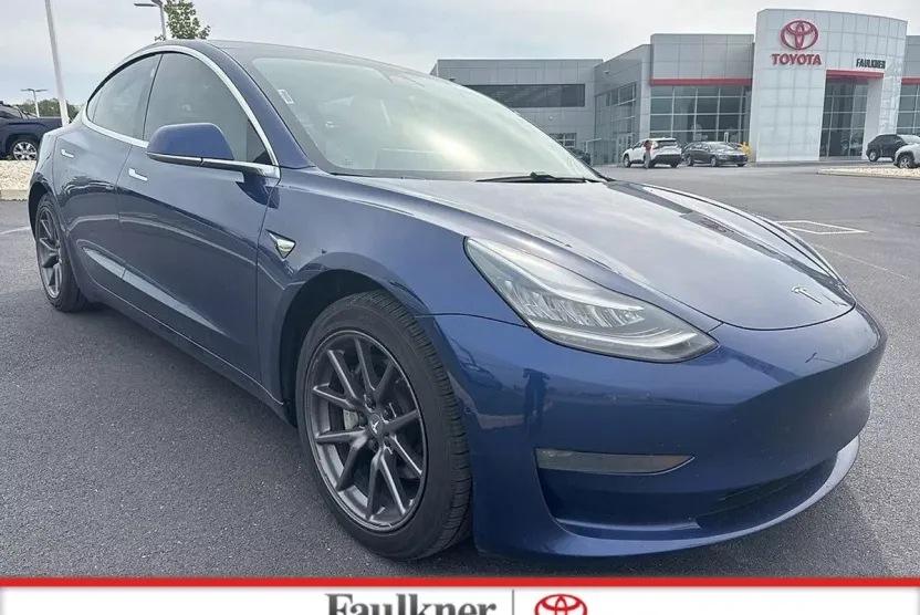 2019 Tesla Model 3 Long Range photo 1