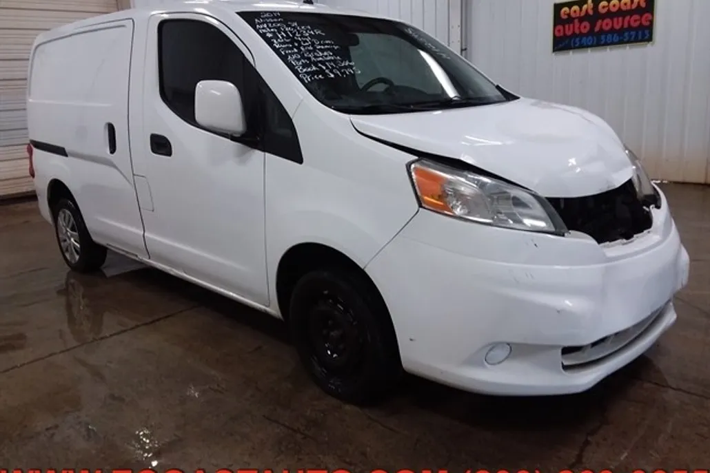 2014 Nissan NV200 SV photo 1