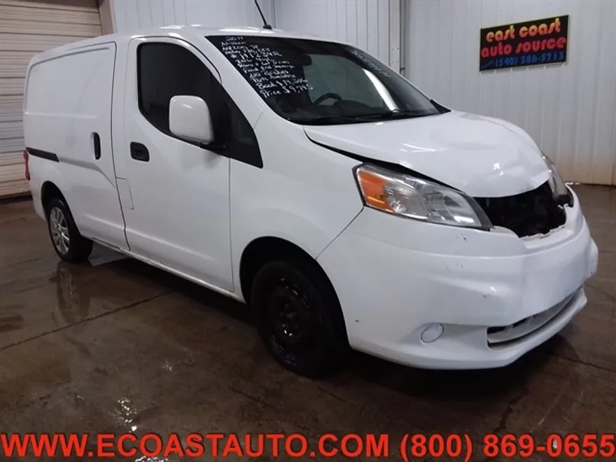 2014 Nissan NV200 SV photo 1