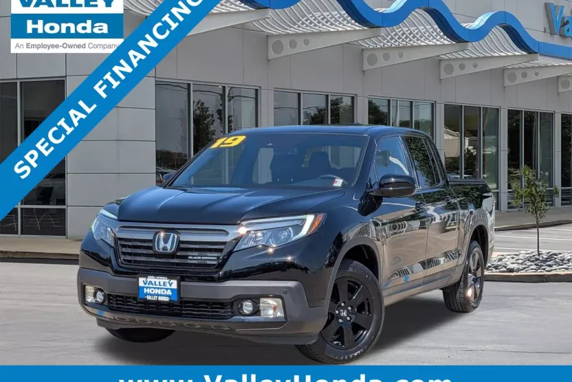 2019 Honda Ridgeline Black Edition photo 1