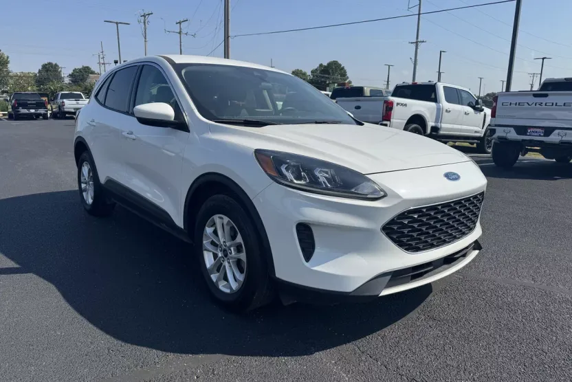 2020 Ford Escape SE photo 1