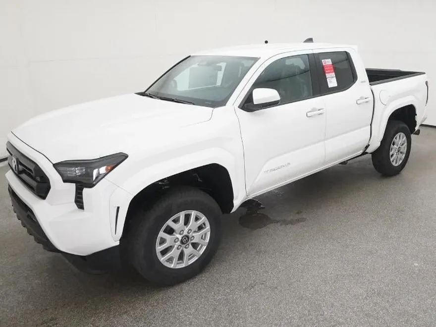 2025 Toyota Tacoma SR5 photo 1