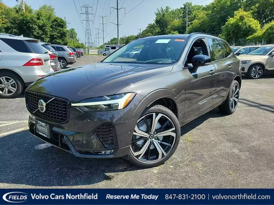 2025 Volvo XC60 B5 photo 1
