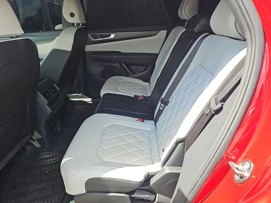 2024 Volkswagen Atlas Cross Sport SEL Premium R-Line photo 1