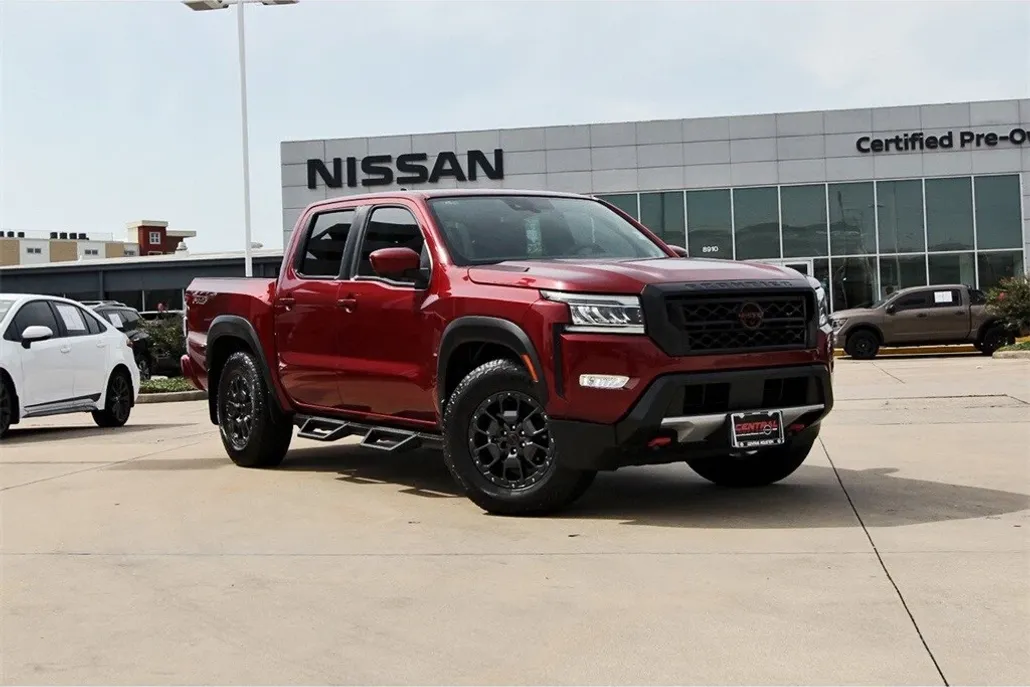 2023 Nissan Frontier PRO-X photo 1