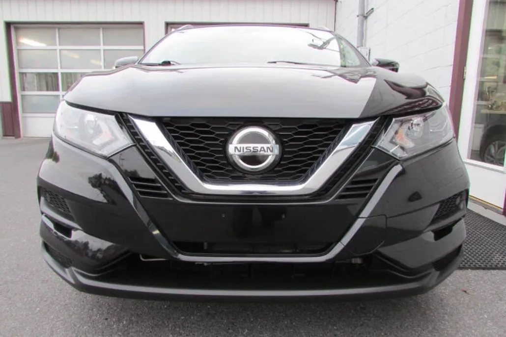 2020 Nissan Rogue Sport SV photo 1