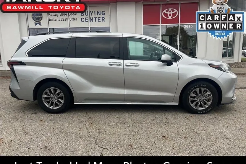 2024 Toyota Sienna XLE photo 1